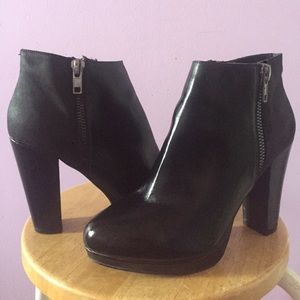 black ankle booties♥️